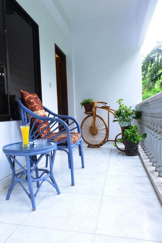 Hotel Amazon Lilly Lake View Residence