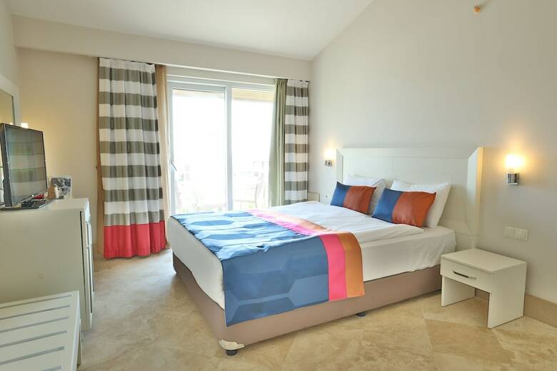 Crystal Boutique Beach Resort