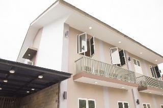 Reddoorz Plus Near Manggarai Station 3