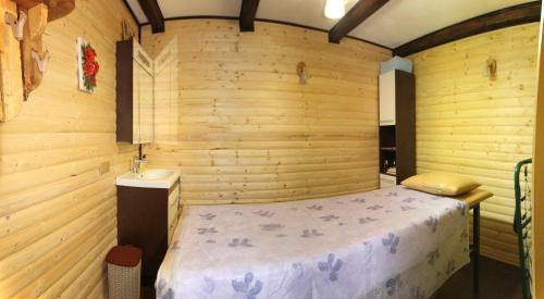 Hostal Prutets Guest House