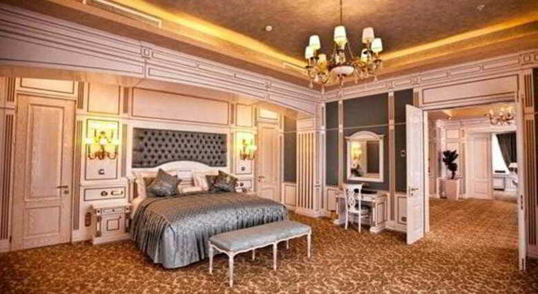 Multi Grand Hotel