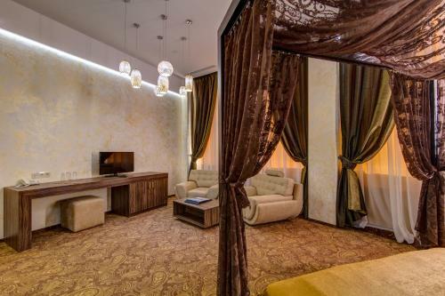 Khan-chinar Hotel