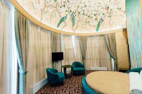 Khan-chinar Hotel