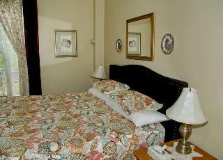 Hotel Bluenose Lodge