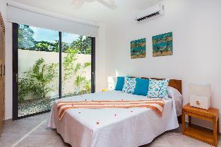 Louisa Aparthotel