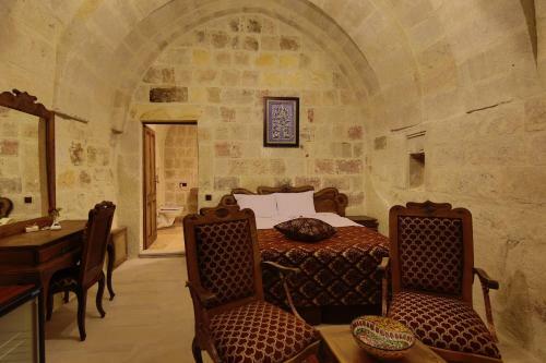 Fairyland Cave Hotel