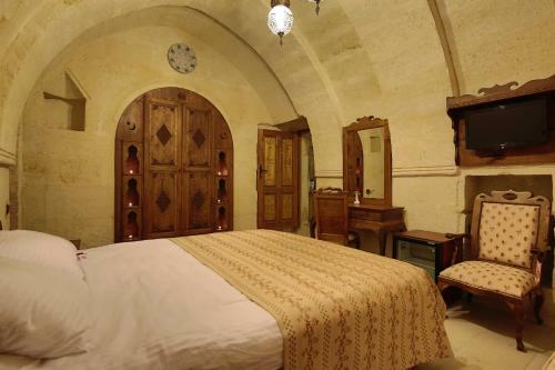 Fairyland Cave Hotel