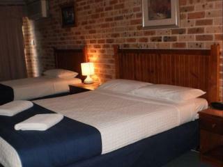 Hotel Lake Haven Motor Inn And Palms Restaurant