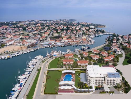 Sisus Hotel
