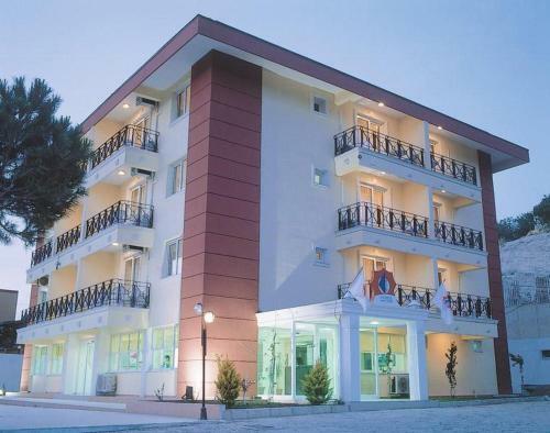 Solmaz Deluxe Hotel
