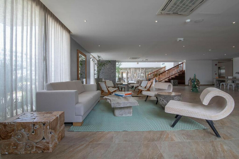 Hotel Grand Sirenis Karmair�