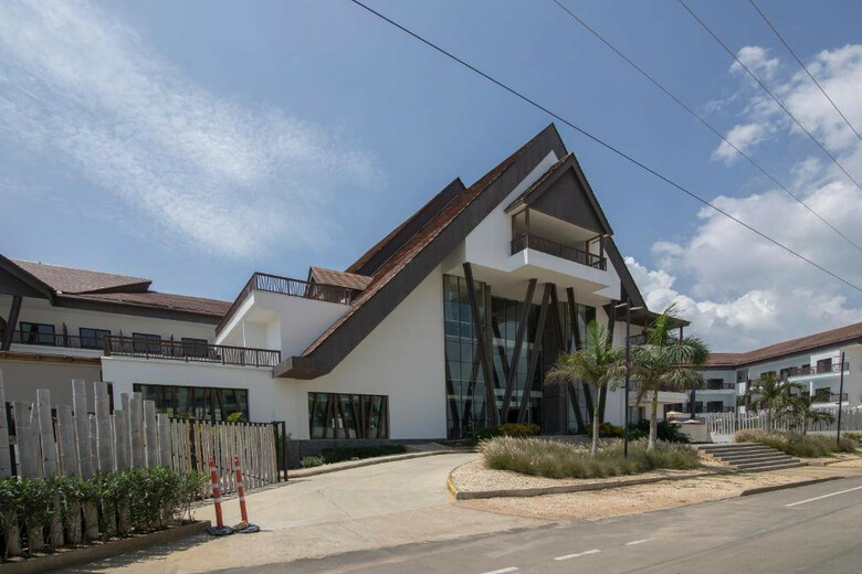 Hotel Grand Sirenis Karmair�