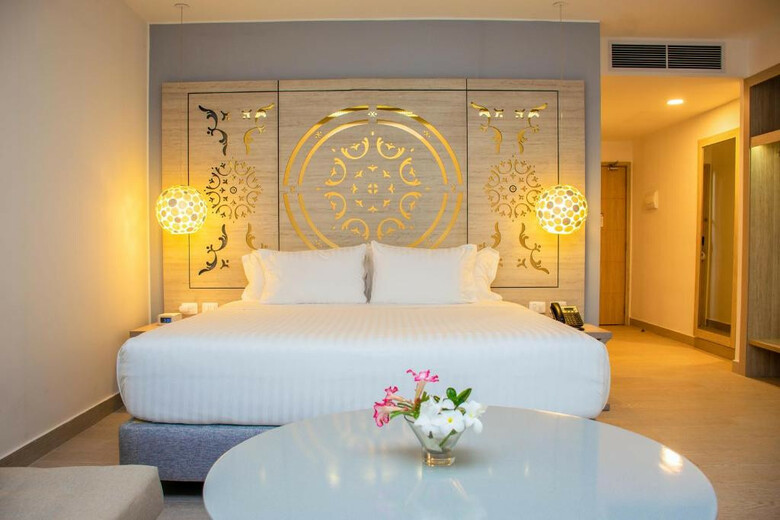 Hotel Grand Sirenis Karmair�