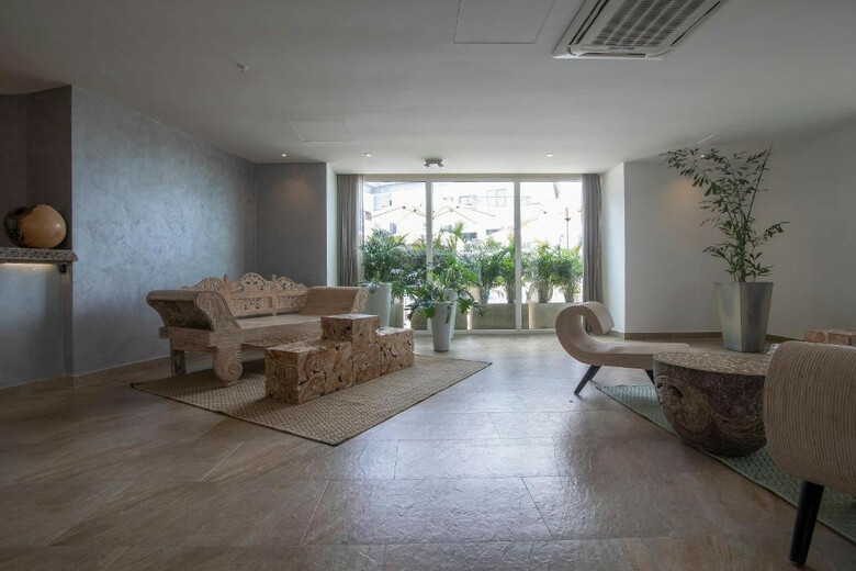 Hotel Grand Sirenis Karmair�