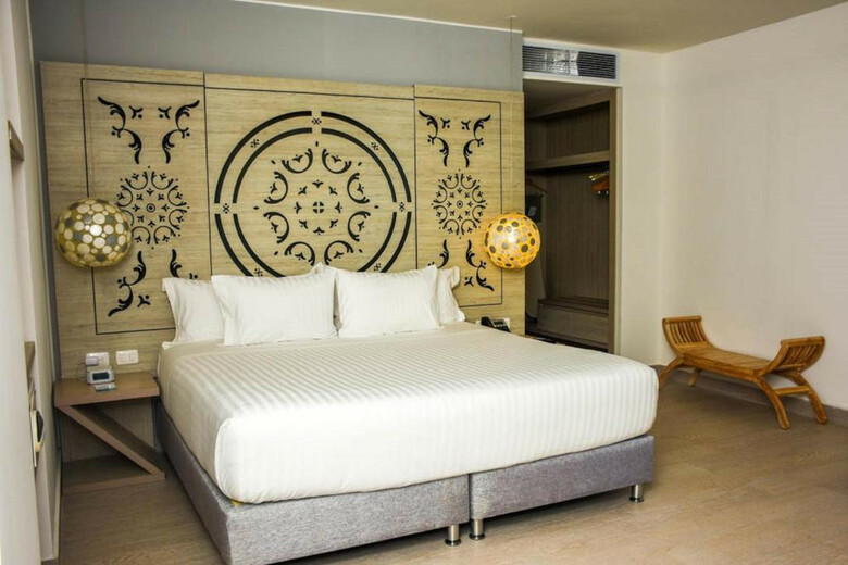 Hotel Grand Sirenis Karmair�