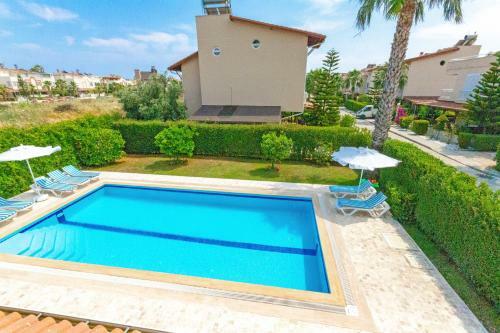 Villa Paradise Town