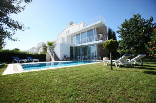 Feronia Villas