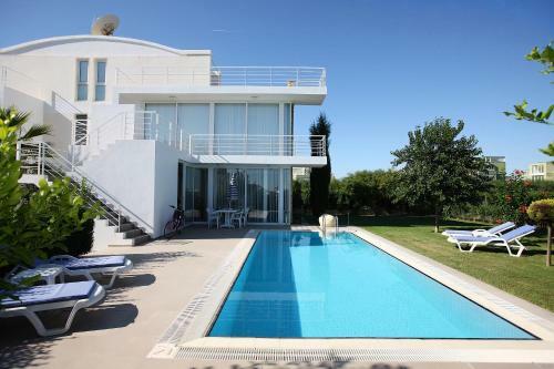 Feronia Villas