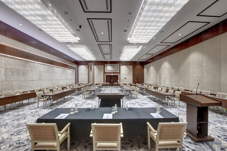 Metropolitan Hotel Dubai