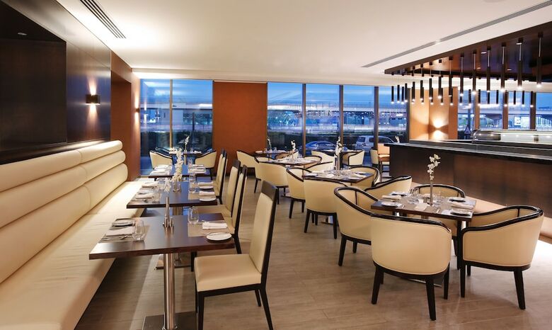 Metropolitan Hotel Dubai
