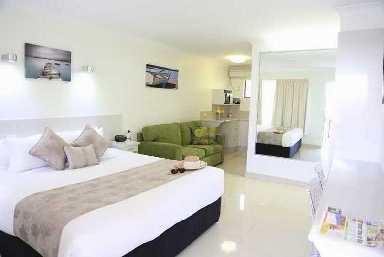 Hotel Bay Motel