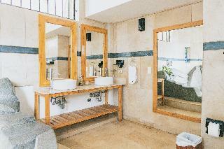 Nazu House Hotel