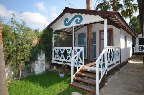 Hostal Bora Bora Marin