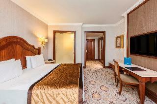Hotel Elite World Van