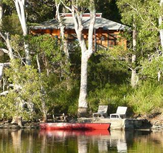 Hotel Eumarella Shores Noosa Lake Retreat