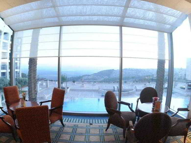 Hotel Golden Crown