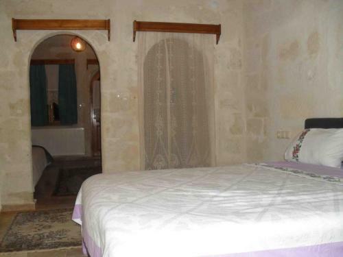 Jerveni Cave Hotel