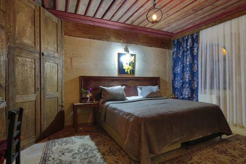Jerveni Cave Hotel