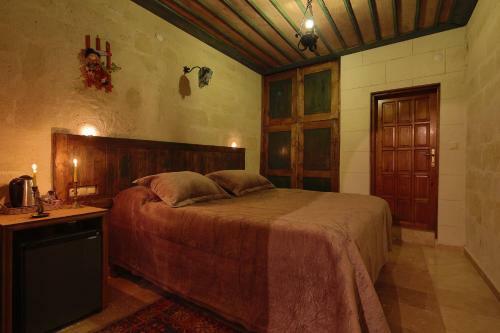 Jerveni Cave Hotel