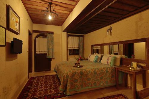 Jerveni Cave Hotel