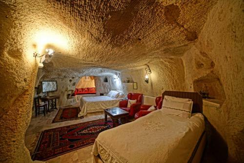 Jerveni Cave Hotel