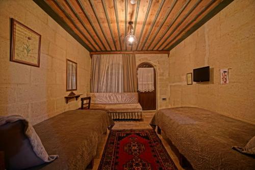 Jerveni Cave Hotel