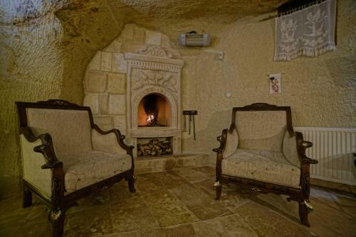 Jerveni Cave Hotel