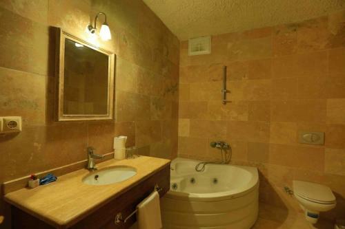 Jerveni Cave Hotel