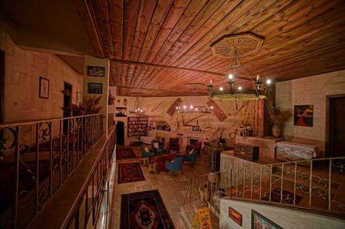 Jerveni Cave Hotel