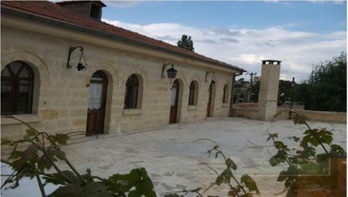 Jerveni Cave Hotel