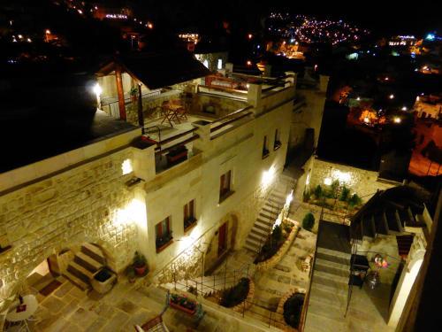 Courtyard Cave Hotel