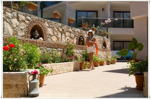 Tymnos Hotel