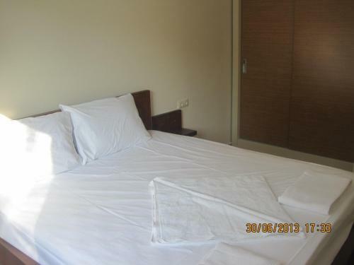 �zg�r Apart