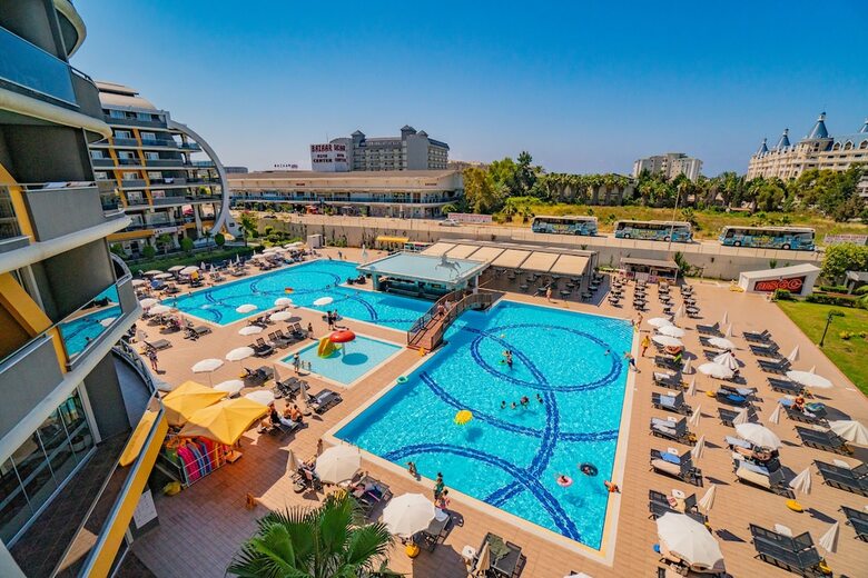 Hotel Senza The Inn Resort & Spa