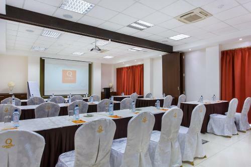 Hotel Qaribu Inn