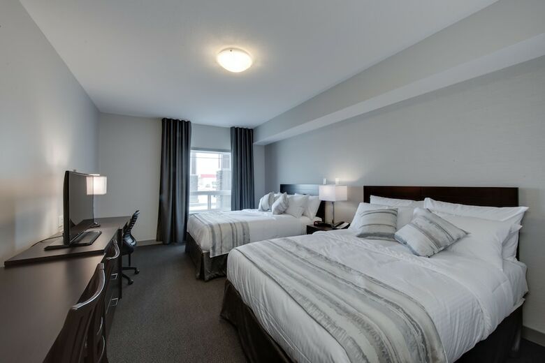 Hotel Ramada By Wyndham Grassland