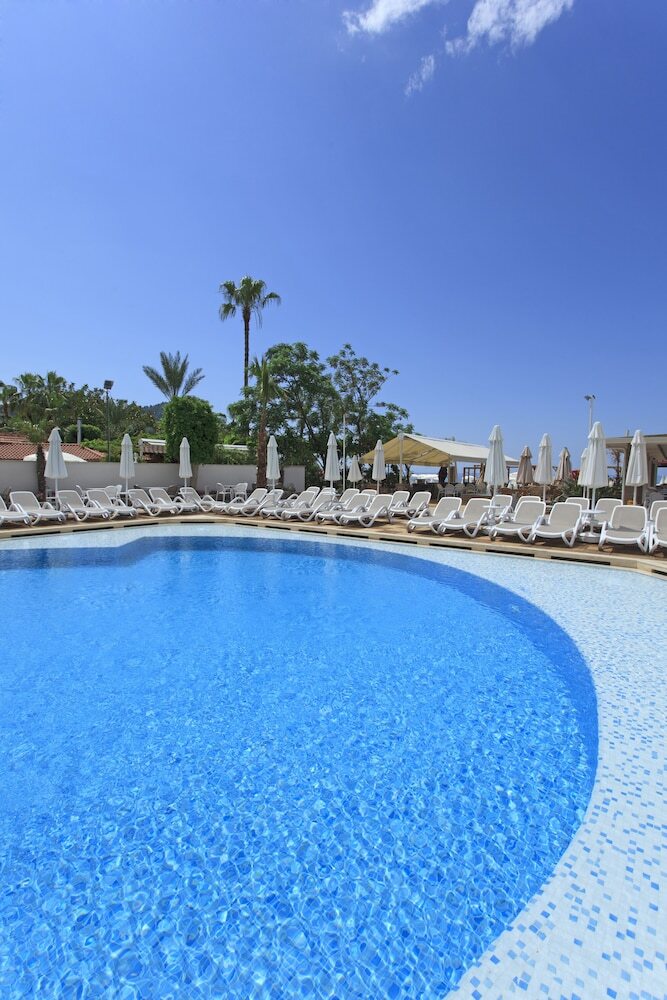 Xperia Saray Beach Hotel
