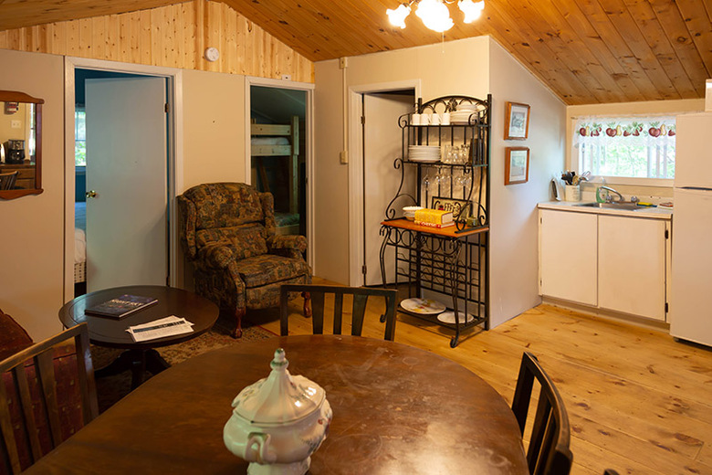 Hotel Mattawa River Cottages & Cardinal Restaurant