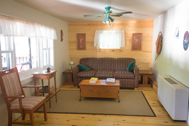 Hotel Mattawa River Cottages & Cardinal Restaurant