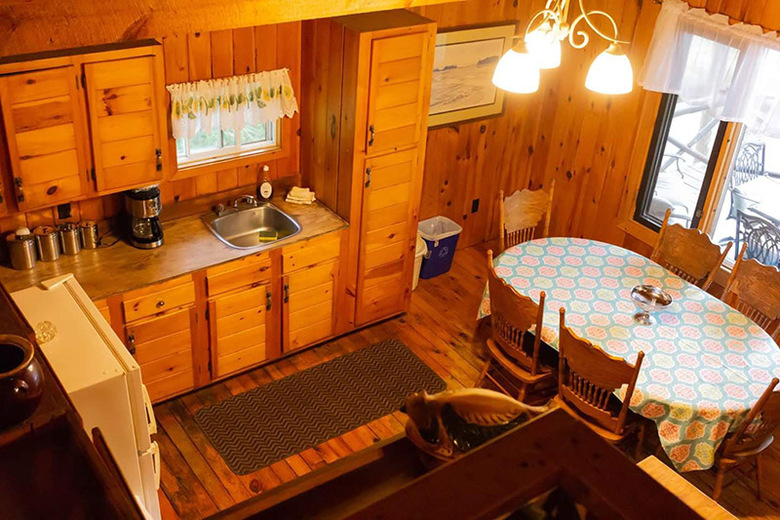 Hotel Mattawa River Cottages & Cardinal Restaurant